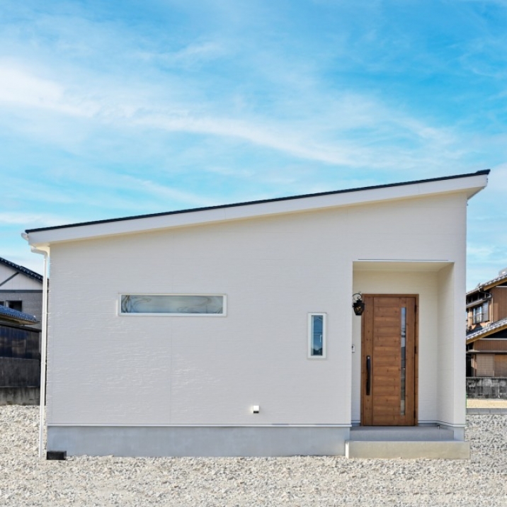 『“ゆとり”と“つながり”を楽しむミニマム平屋のお家』