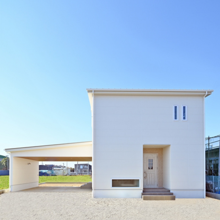 『愛犬と暮らすガレージ付き快適動線の家』